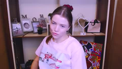 Snapshot of missoliviaa_ chatting on January 25, 9:47 am Olivia online show from January 25, 9:47 am