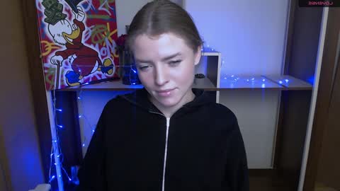 Snapshot of missoliviaa_ chatting on December 12, 1:28 pm Olivia online show from December 12, 1:28 pm