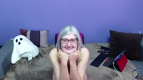 Miss Spooky Silverstacker online show from May 15, 11:18 pm