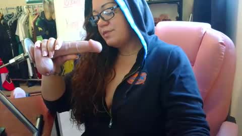 Misssuckalot 3 online show from November 28, 6:55 pm