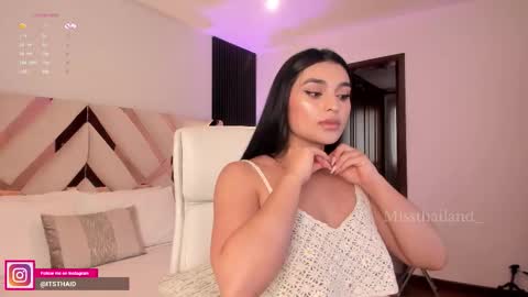 Fernanda Davila online show from November 17, 1:12 pm