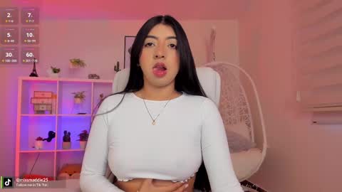 Mafe Jimenez online show from September 25, 1:10 pm