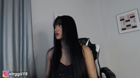 missvirggii online show from September 25, 9:34 pm