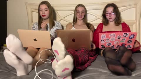 misswishh online show from December 31, 2:25 pm