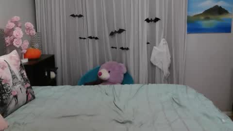 Snapshot of missyinpinkk chatting on October 22, 4:17 am Missy online show from October 22, 4:17 am