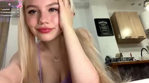 Stella  online show from November 29, 1:48 pm