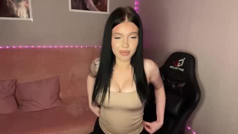 Mia online show from September 21, 6:39 pm