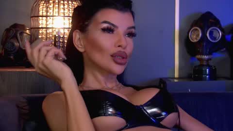 Elenia online show from October 27, 2:34 pm