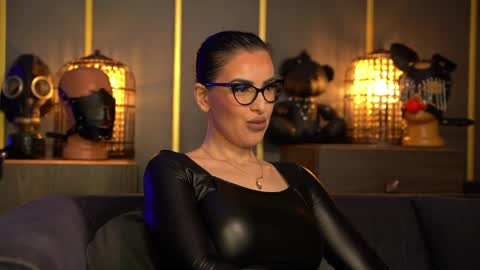 Mistress Kelly online show from April 16, 9:39 pm