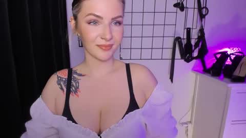 Snapshot of mistresssandy chatting on March 11, 9:48 pm SANDY online show from March 11, 9:48 pm