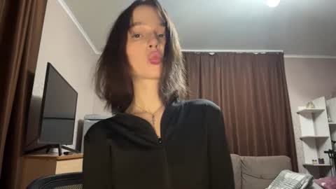 mivique online show from June 13, 11:46 pm