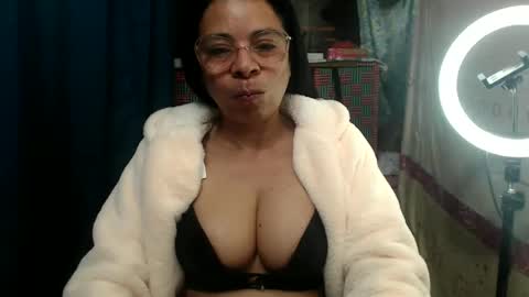 kelly online show from October 16, 4:26 am