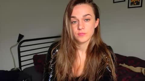 mmminnie online show from March 11, 5:37 pm