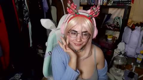 The Mochi Rainbow Variety Show online show from December 22, 11:52 pm