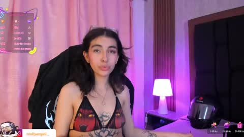 Molly online show from April 18, 7:07 pm