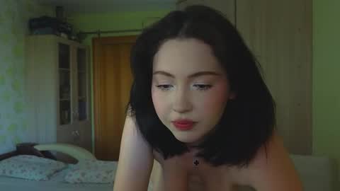 molly_millerr online show from June 4, 2:32 pm