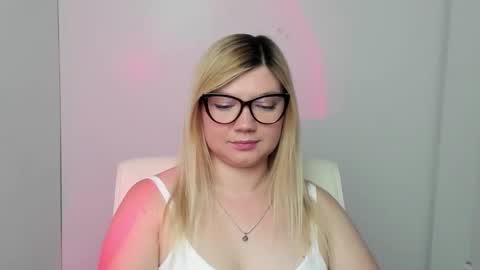 Molly online show from September 14, 11:41 am