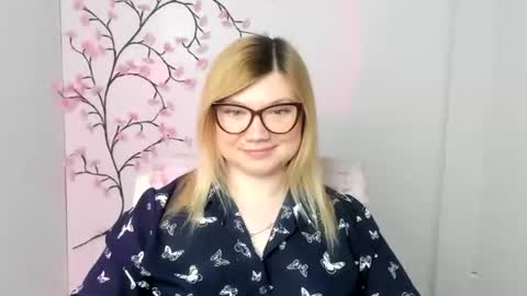 Molly online show from March 20, 3:06 pm