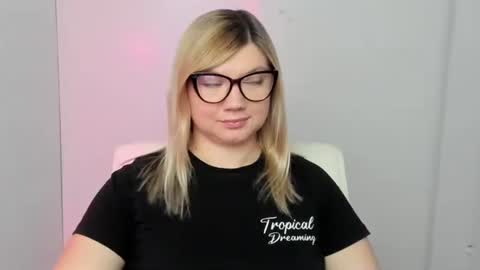 Molly online show from September 26, 11:52 am