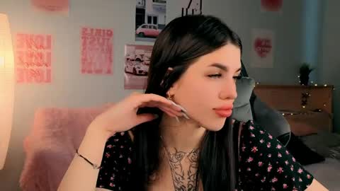 Molly online show from April 11, 6:30 am