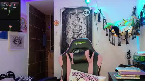 Molly online show from December 16, 6:41 am