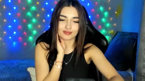 Molly online show from January 6, 7:50 pm