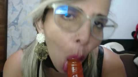 Snapshot of mollybunny01 chatting on October 15, 10:45 pm Molly Bunny online show from October 15, 10:45 pm