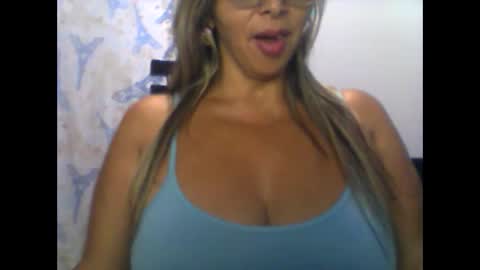 Snapshot of mollybunny01 chatting on September 27, 11:12 pm Molly Bunny online show from September 27, 11:12 pm