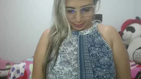 Snapshot of mollybunny01 chatting on February 17, 2:31 am Molly Bunny online show from February 17, 2:31 am