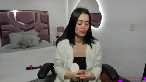 Molly  online show from March 7, 11:29 am