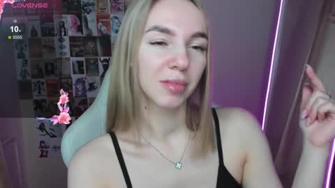 Molly online show from October 28, 1:22 am