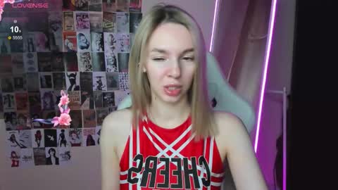 Molly online show from November 4, 1:10 am