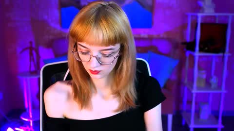 mollyjiggles online show from October 8, 1:15 pm
