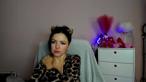 Molly online show from March 27, 8:16 am