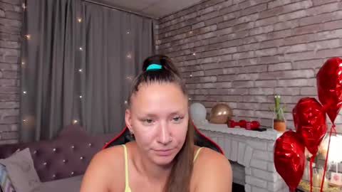 hi im Molly heregreat boobs big heart  warm pussy  online show from March 4, 1:34 am