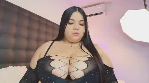 mollywoodd online show from March 29, 6:29 pm