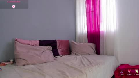 Molly online show from April 10, 2:56 pm