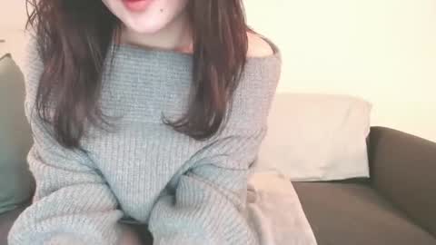 Momo online show from December 5, 11:38 am