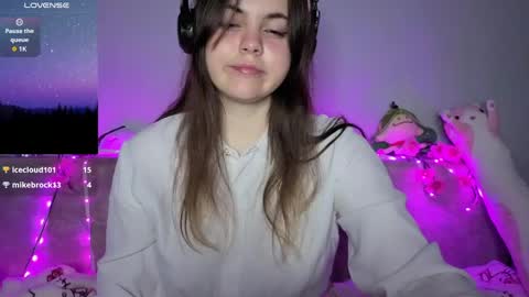 Momo online show from April 18, 7:58 pm