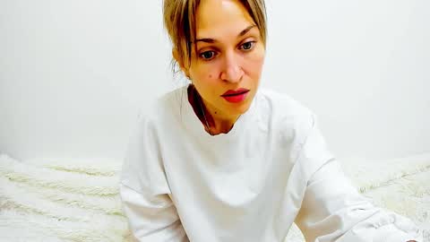 Mona online show from March 6, 8:16 pm