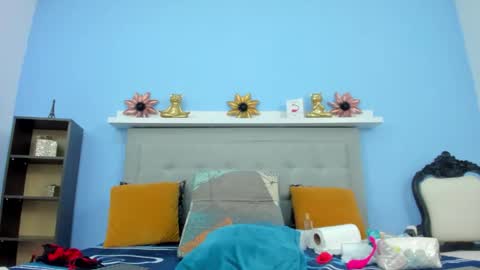 paola online show from December 4, 3:46 pm