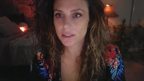 Mona online show from November 13, 4:06 pm