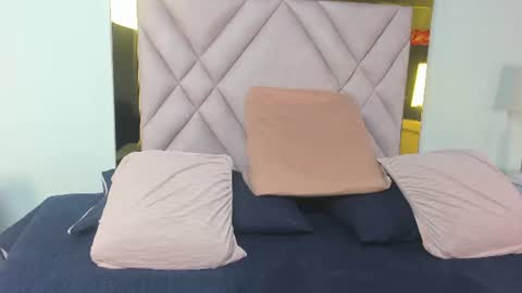 monic_sanders online show from August 1, 3:30 am