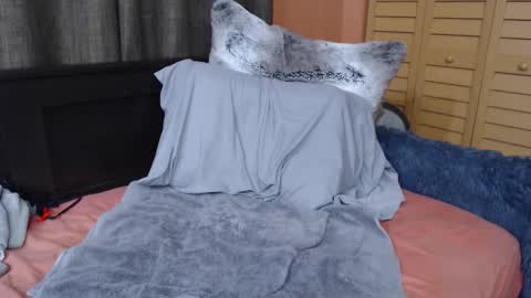 Monica Leigh online show from December 4, 2:30 pm