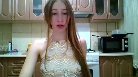 Snapshot of monica_tamayo chatting on October 5, 8:47 pm Monica online show from October 5, 8:47 pm