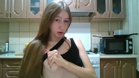 Snapshot of monica_tamayo chatting on October 17, 9:29 pm Monica online show from October 17, 9:29 pm
