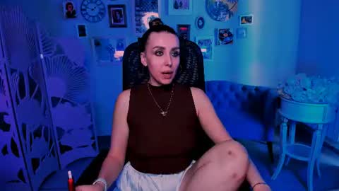 monicariley online show from June 10, 9:52 am