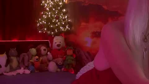 Snapshot of monicutex chatting on January 8, 3:29 am Monika online show from January 8, 3:29 am