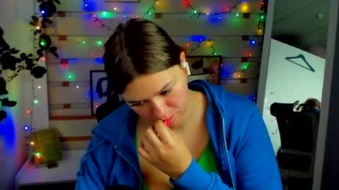 Monika online show from April 15, 1:33 pm