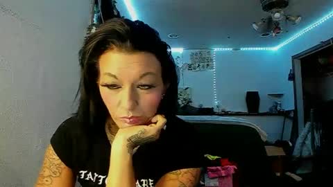 MonroeSkye online show from December 19, 9:38 pm